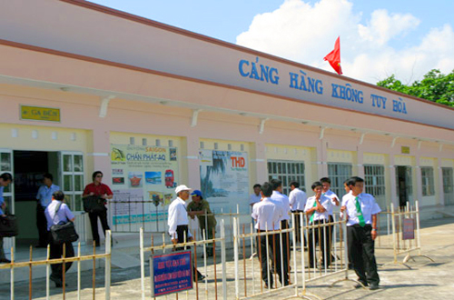 Vietnam Airlines operates new passenger terminal in Tuy Hoa civil airport